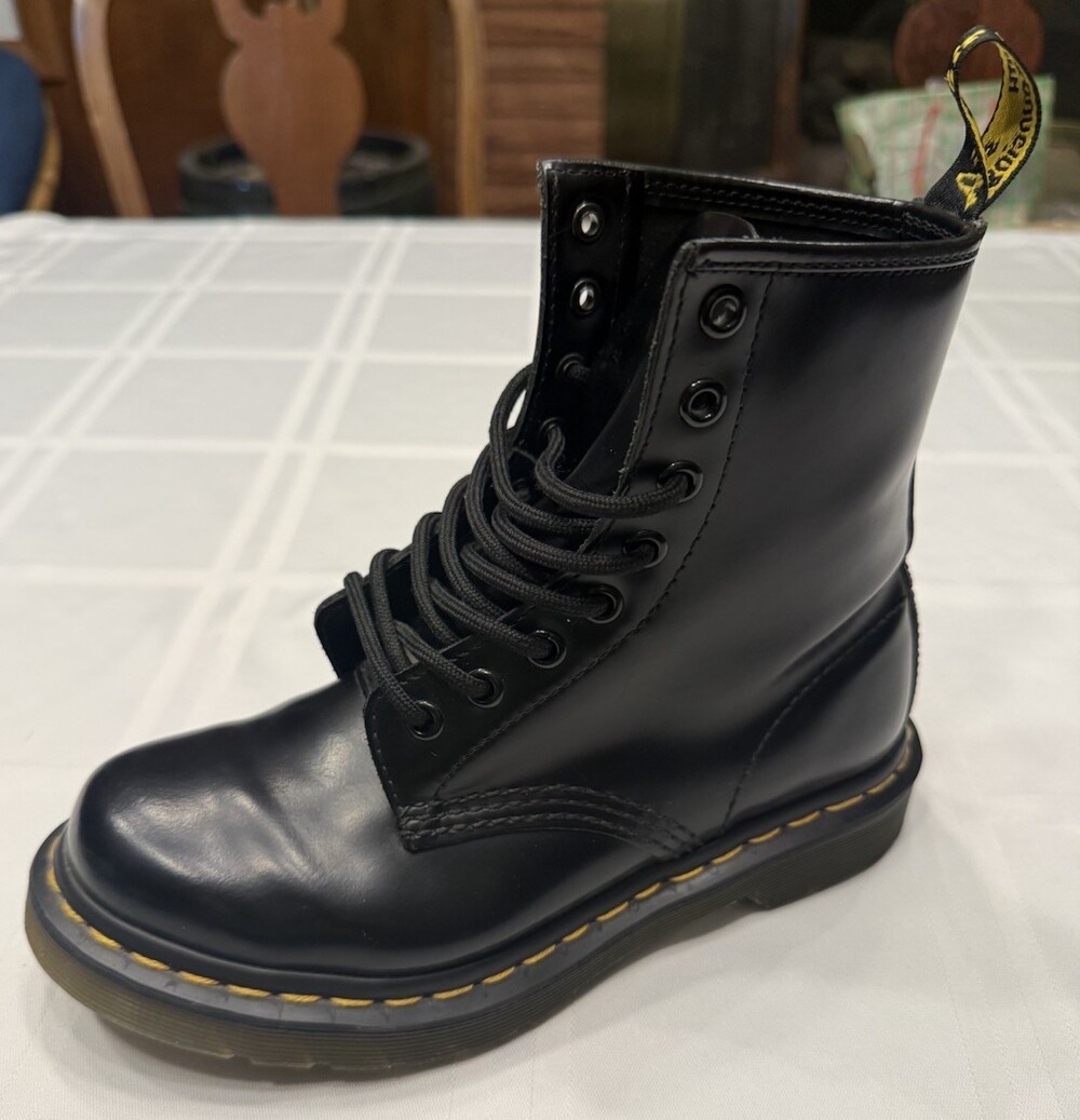 Dr. Martens 1460 Smooth Leather 8-Eye Boots Black Unisex Women’s US 5